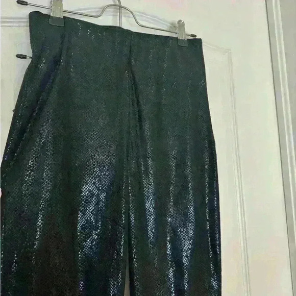 Zara  Woman’s Black Jeggings Soft Sparkly Material Slim Flattering Fit - Picture 4 of 5